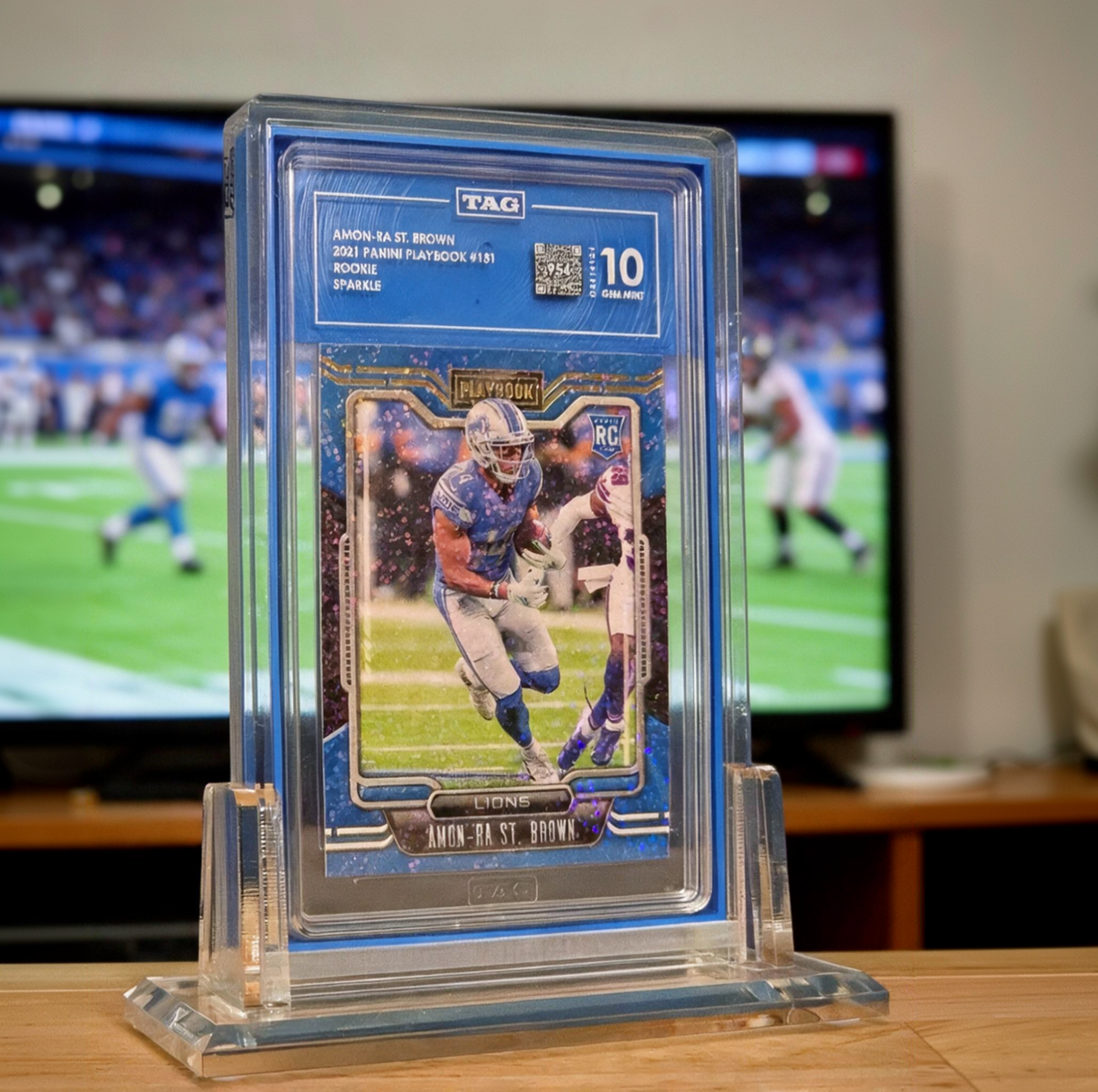 The Single - Graded Card / PSA UV Display Stand - Slab Saver Comics